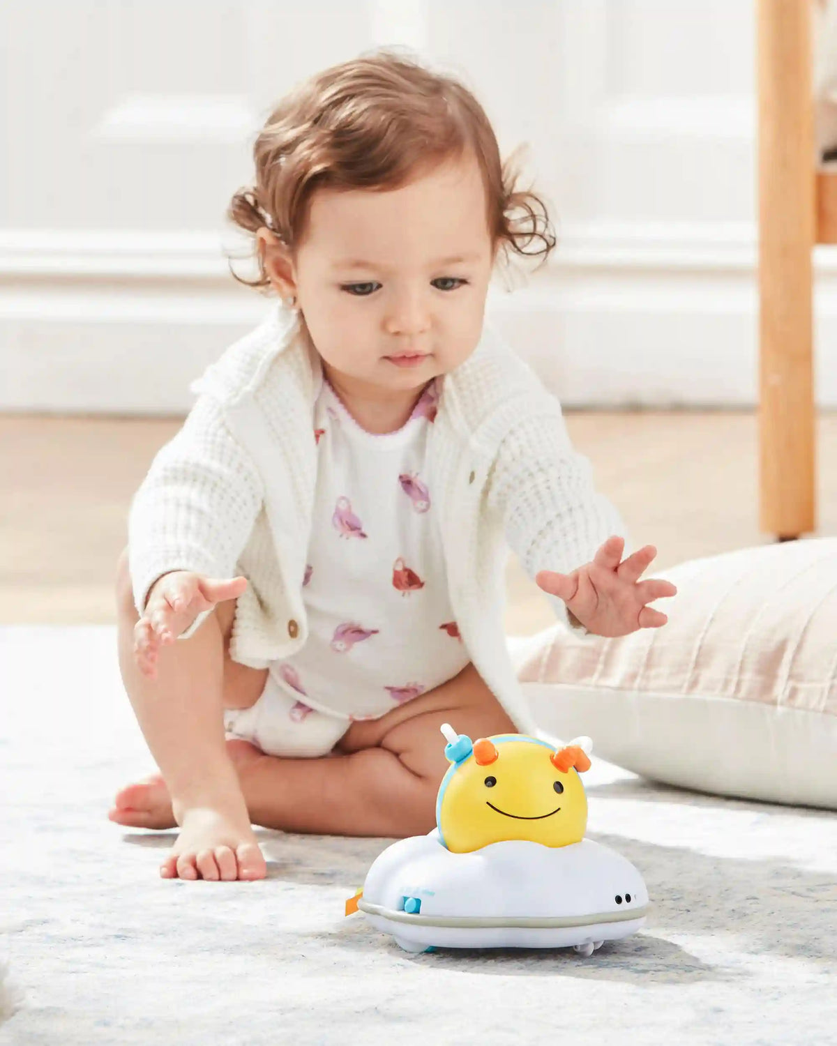 Explore & More Follow-Bee Baby Crawl Toy